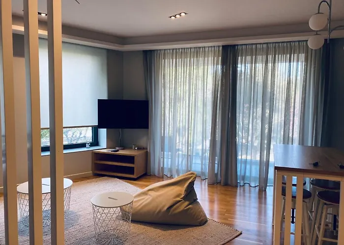 Acropolis Residence #Rooftop#360-Degree City Views #Unoblu
